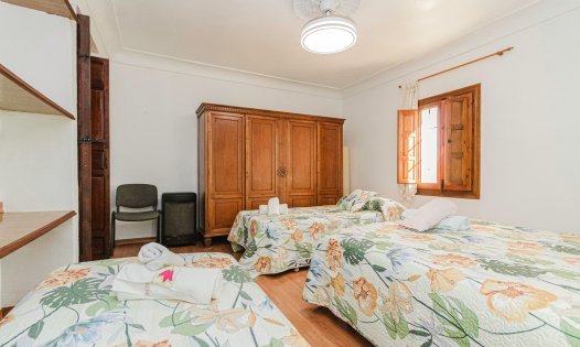 Resale - Villas -
Orihuela