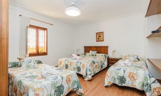 Resale - Villas -
Orihuela