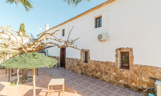 Resale - Villas -
Orihuela