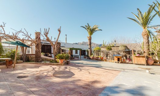 Resale - Villas -
Orihuela