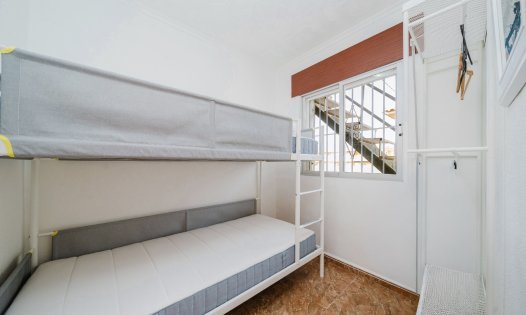 Resale - Bungalows -
Los Nietos