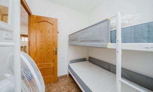 Resale - Bungalows -
Los Nietos