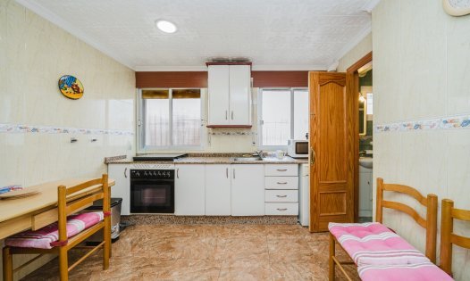 Resale - Bungalows -
Los Nietos