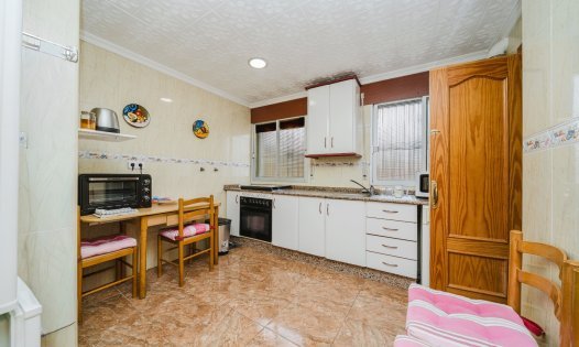 Resale - Bungalows -
Los Nietos