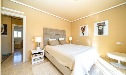 Videresalg - Villaer -
Rojales