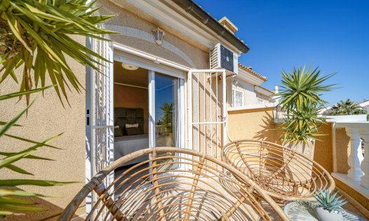 Videresalg - Villaer -
Rojales