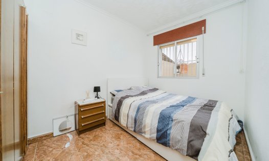 Resale - Bungalows -
Los Nietos