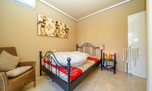 Videresalg - Villaer -
Rojales