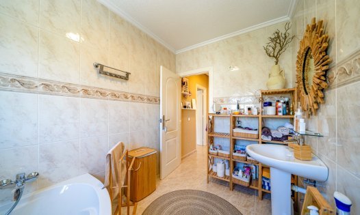 Videresalg - Villaer -
Rojales