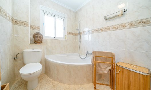 Videresalg - Villaer -
Rojales