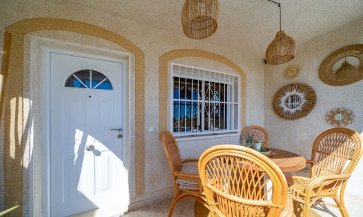 Videresalg - Villaer -
Rojales