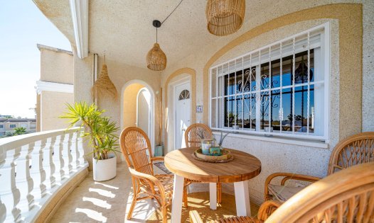 Videresalg - Villaer -
Rojales