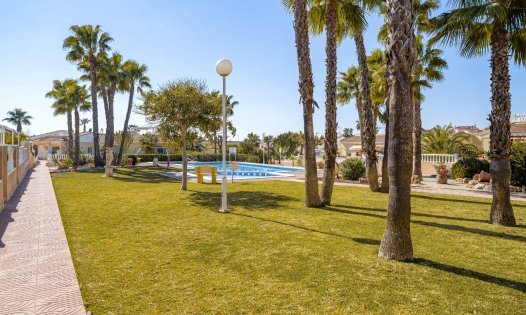 Videresalg - Villaer -
Rojales