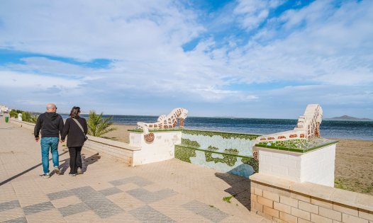 Resale - Bungalows -
Los Nietos