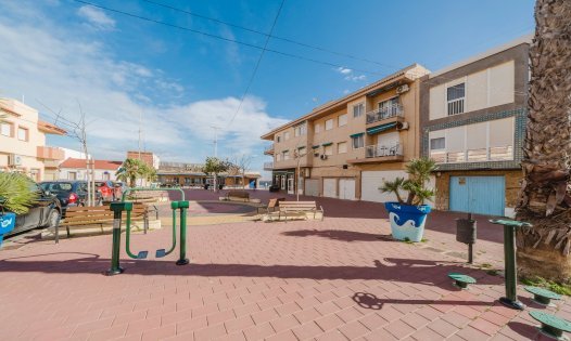 Resale - Bungalows -
Los Nietos