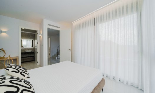 Resale - Villas -
Orihuela Costa