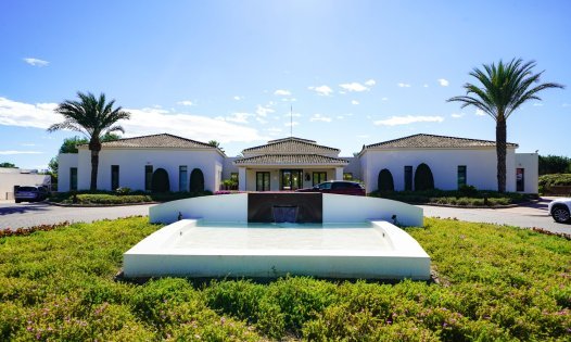 Videresalg - Luksusvillaer -
Orihuela Costa - Las Colinas Golf