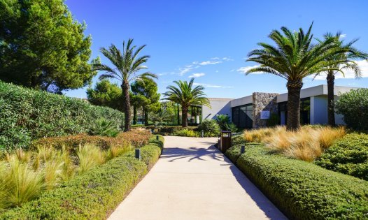 Videresalg - Luksusvillaer -
Orihuela Costa - Las Colinas Golf