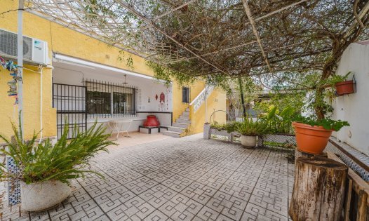 Resale - Villas -
Los Urrutias - EL CARMOLI