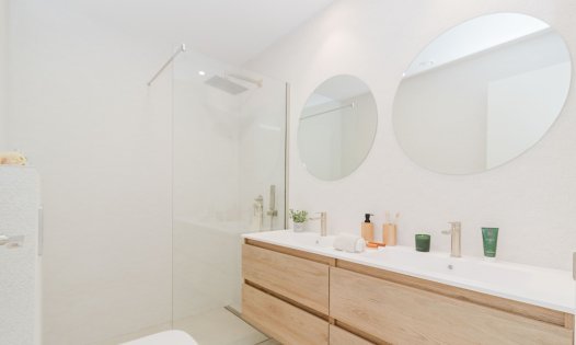 Segunda mano - Bungalows -
Pilar de la Horadada