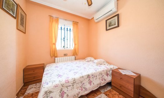 Wiederverkauf - Villen -
Orihuela Costa - La Regia