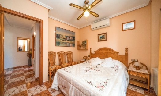 Wiederverkauf - Villen -
Orihuela Costa - La Regia