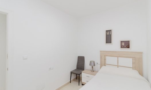 Segunda mano - Apartamentos -
Pilar de la Horadada