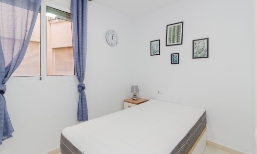 Segunda mano - Apartamentos -
Pilar de la Horadada