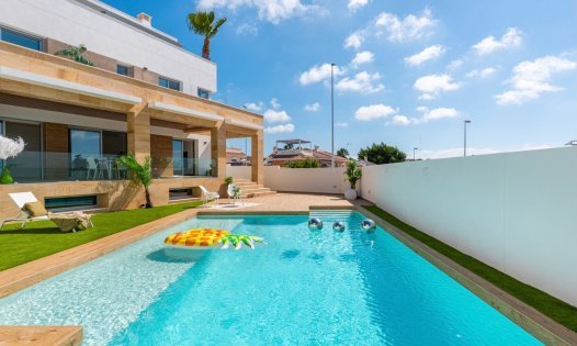 Herverkoop - Luxe villa's -
Rojales - Ciudad Quesada