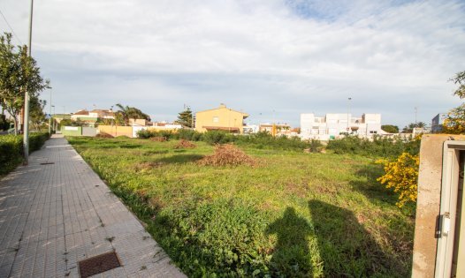 Segunda mano - Parcelas -
Los Urrutias - EL CARMOLI