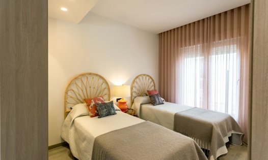Segunda mano - Casas Adosadas -
Algorfa