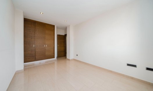 Resale - Building -
Pilar de la Horadada