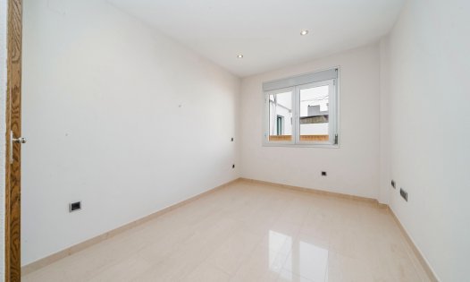 Resale - Building -
Pilar de la Horadada