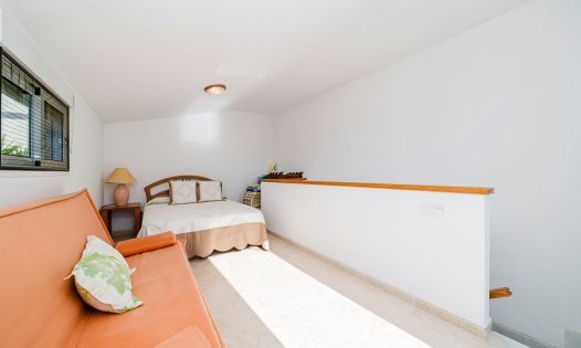 Långtidsuthyrning - Takvåningar -
Orihuela Costa - La Zenia