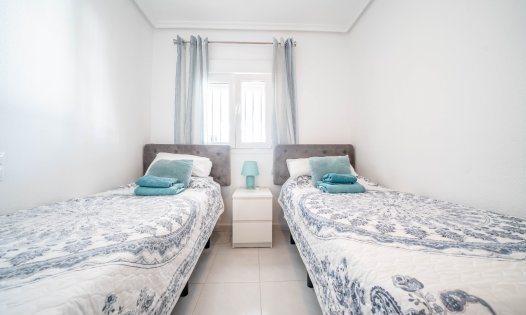 Resale - Bungalows -
Villamartin