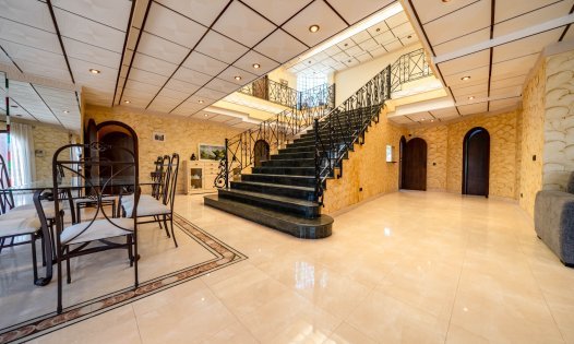 Resale - Luxury Villas -
Orihuela Costa - La Zenia