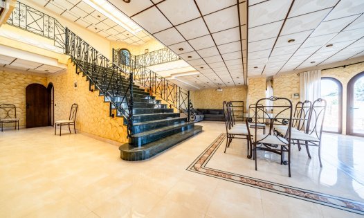 Resale - Luxury Villas -
Orihuela Costa - La Zenia