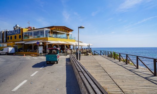 Resale - Villas -
Orihuela Costa - Punta Prima