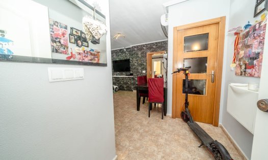 Återförsäljning - Radhus -
Roldán