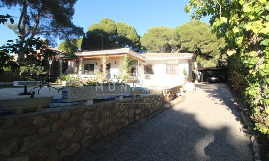 Resale - Villas -
Orihuela Costa - Dehesa de Campoamor