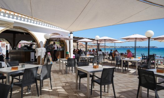 Resale - Villas -
Orihuela Costa - Dehesa de Campoamor