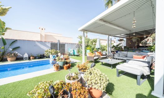 Videresalg - Villaer -
Torrevieja - La Torreta - Torrevieja