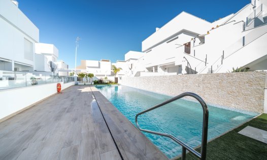 Resale - Bungalows -
Pilar de la Horadada