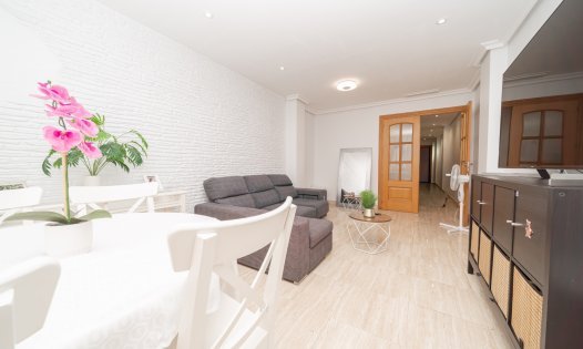 Segunda mano - Apartamentos -
Pilar de la Horadada