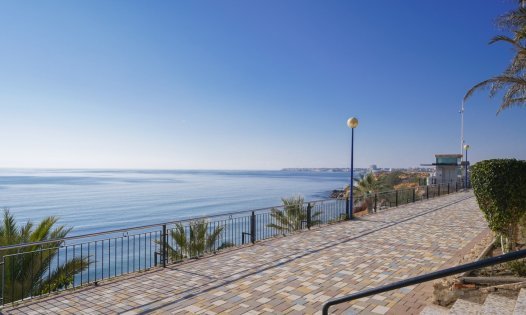 Segunda mano - Apartamentos -
Torrevieja - Punta Prima