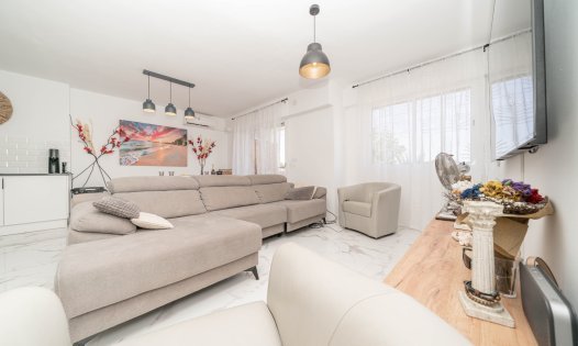 Segunda mano - Apartamentos -
Torrevieja - Punta Prima