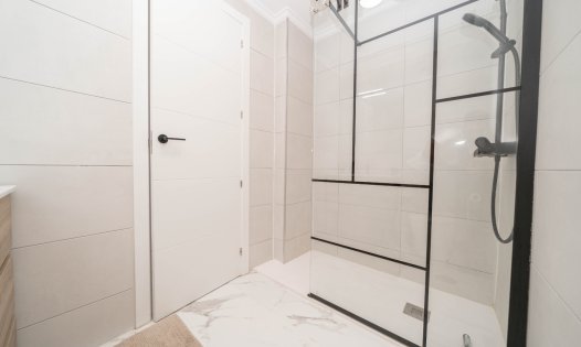 Segunda mano - Apartamentos -
Torrevieja - Punta Prima