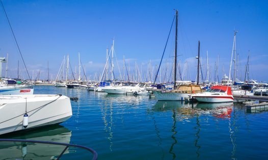 Wiederverkauf - Reihenhäuser -
San Pedro del Pinatar