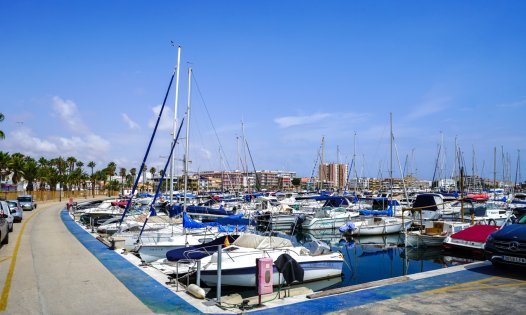 Wiederverkauf - Reihenhäuser -
San Pedro del Pinatar
