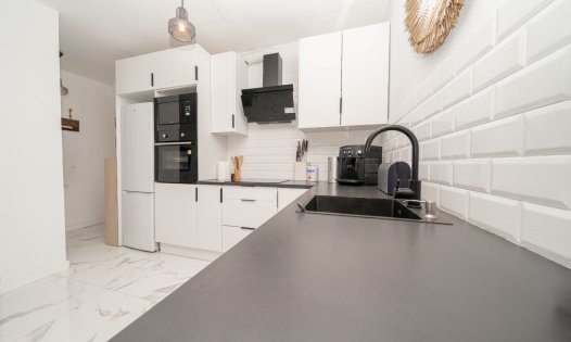 Segunda mano - Apartamentos -
Torrevieja - Punta Prima